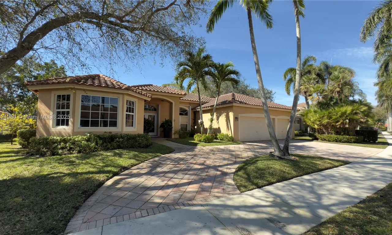 2531 Eagle Run Dr, Weston FL 33327