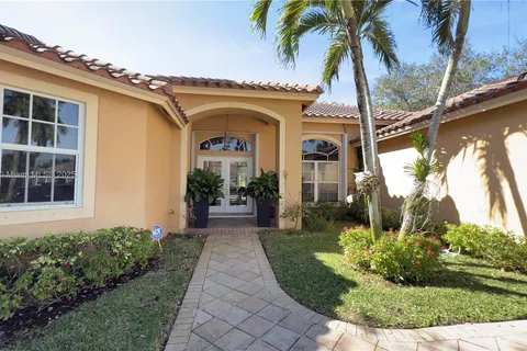 2531 Eagle Run Dr, Weston FL 33327