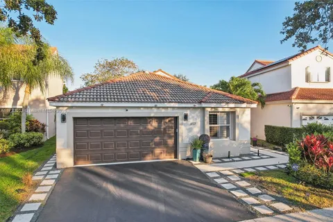 857 Stanton Dr, Weston FL 33326