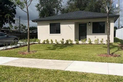 2421 NW 152nd Ter, Miami Gardens FL 33054