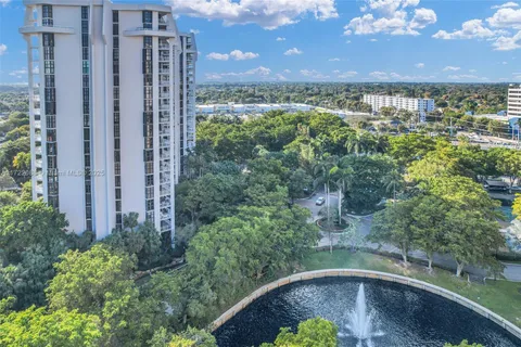 2000 Towerside Ter # 307, Miami FL 33138