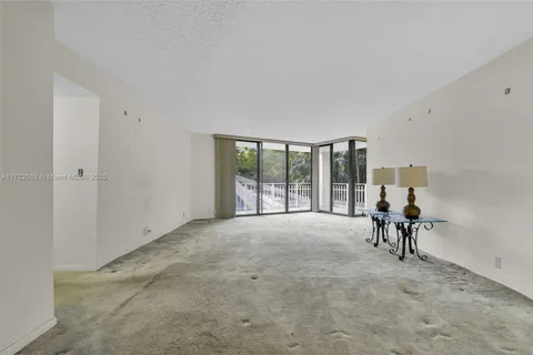 2000 Towerside Ter # 307, Miami FL 33138