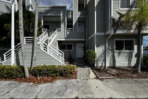 3437 NW 44th St # 208, Oakland Park FL 33309