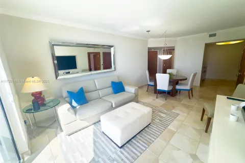6365 Collins Ave # 1506, Miami Beach FL 33141