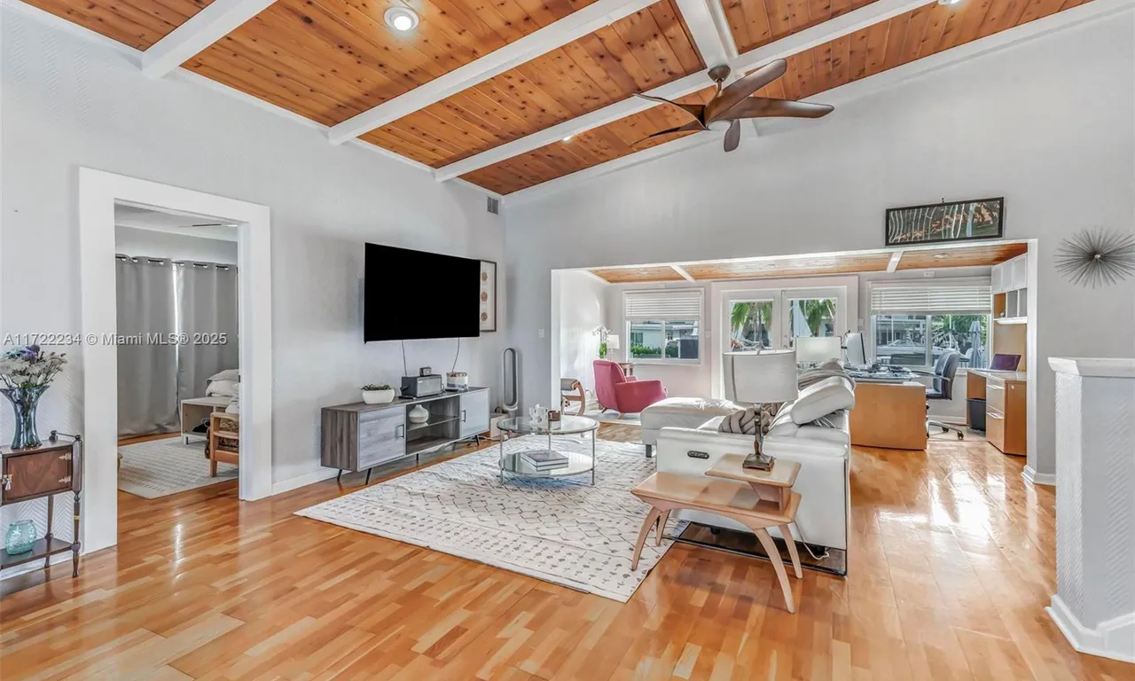 2512 Tortugas Ln, Fort Lauderdale FL 33312