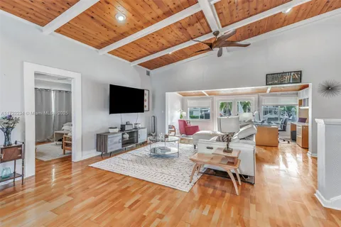 2512 Tortugas Ln, Fort Lauderdale FL 33312