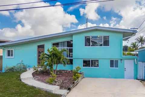 2512 Tortugas Ln, Fort Lauderdale FL 33312