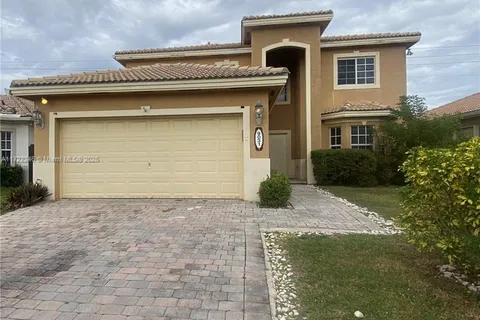 9031 SW 208th Ter, Cutler Bay FL 33189