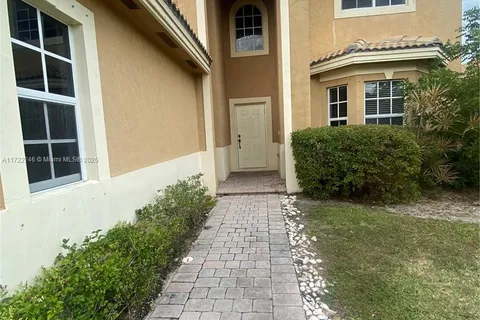 9031 SW 208th Ter, Cutler Bay FL 33189