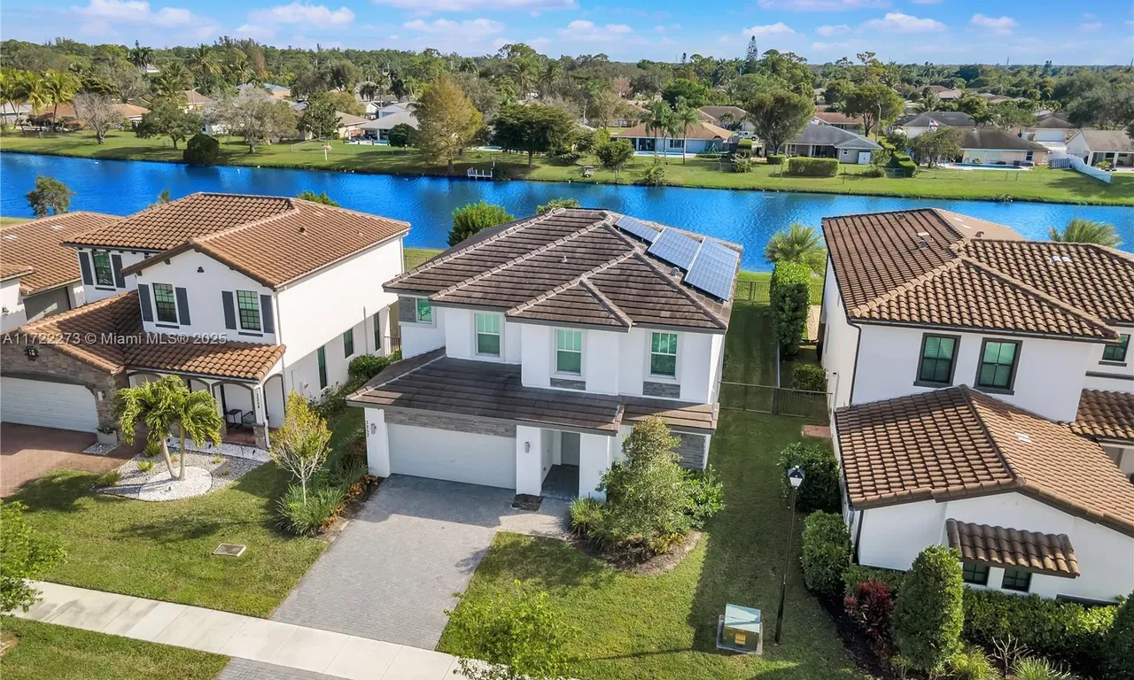 3252 Dunning Dr, Royal Palm Beach FL 33411