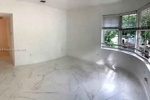 1000 Meridian Ave # 23, Miami Beach FL 33139