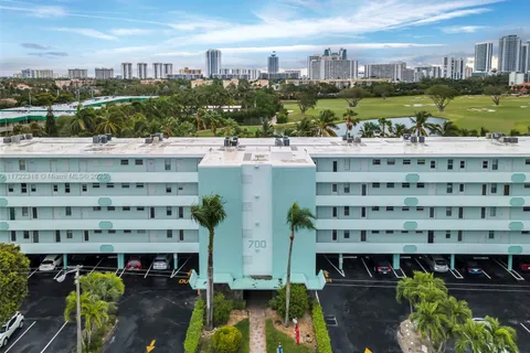 700 NE 14th Ave # 102, Hallandale Beach FL 33009