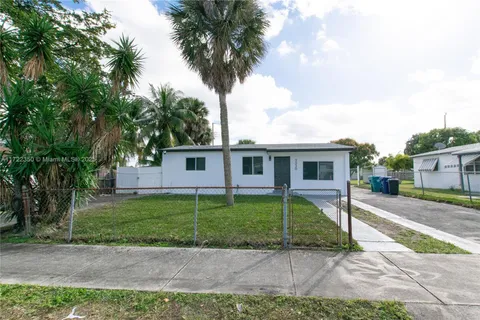 3330 NW 8th Pl, Lauderhill FL 33311