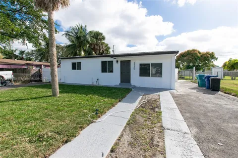 3330 NW 8th Pl, Lauderhill FL 33311