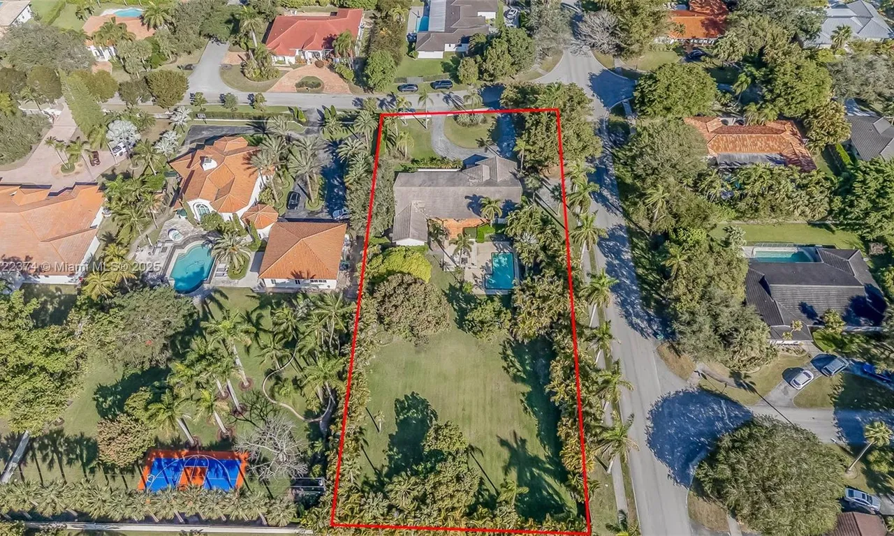 7200 SW 100th St, Pinecrest FL 33156