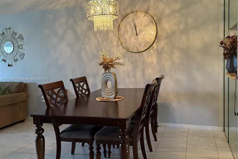 9020 Sunrise Lakes Blvd # 304, Sunrise FL 33322