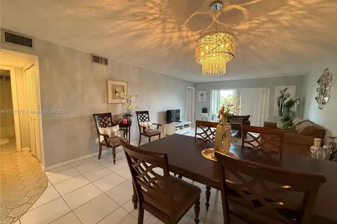 9020 Sunrise Lakes Blvd # 304, Sunrise FL 33322