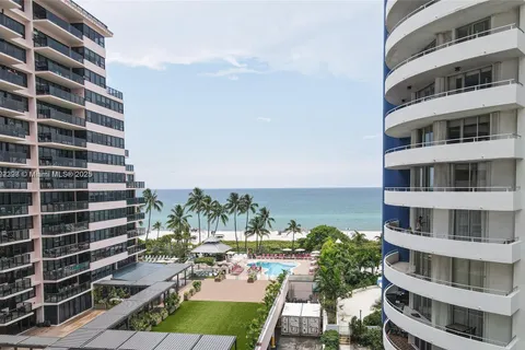 5161 Collins Ave # 812, Miami Beach FL 33140