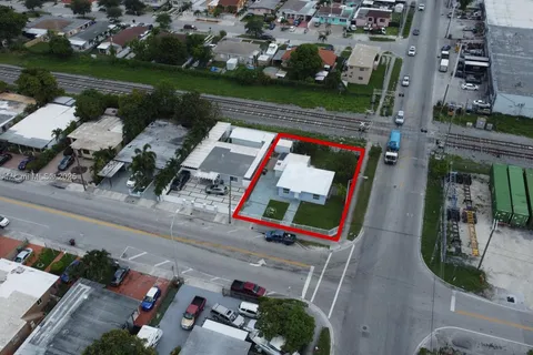 991 E 21st St, Hialeah FL 33013