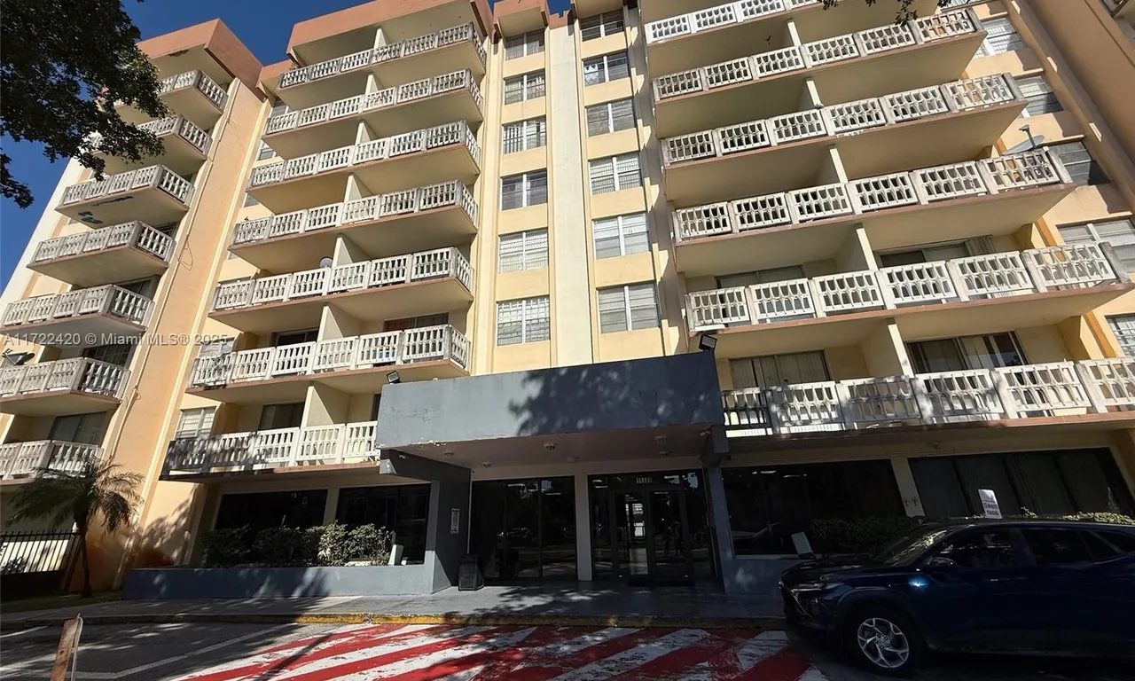 15600 NW 7th Ave # 809, Miami FL 33169