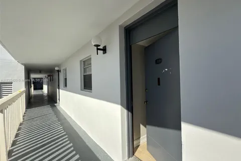 15600 NW 7th Ave # 809, Miami FL 33169