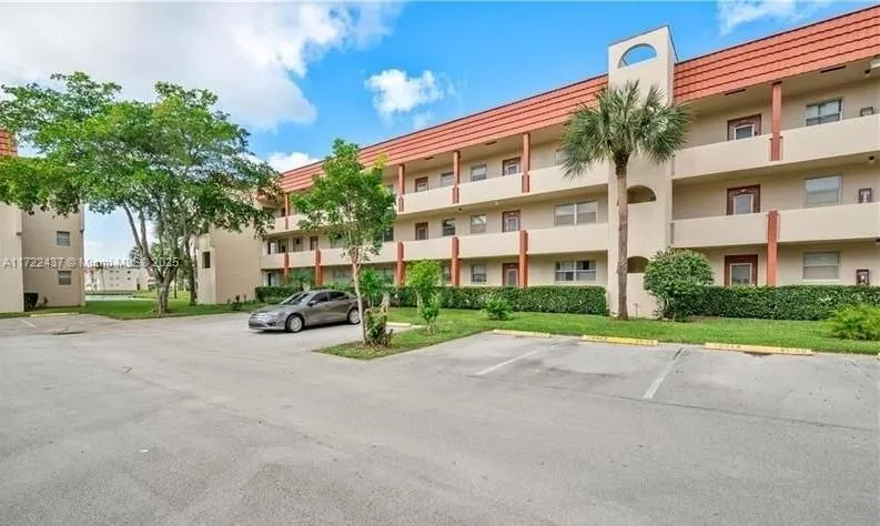 3071 E Sunrise Lakes Dr # 112, Sunrise FL 33322