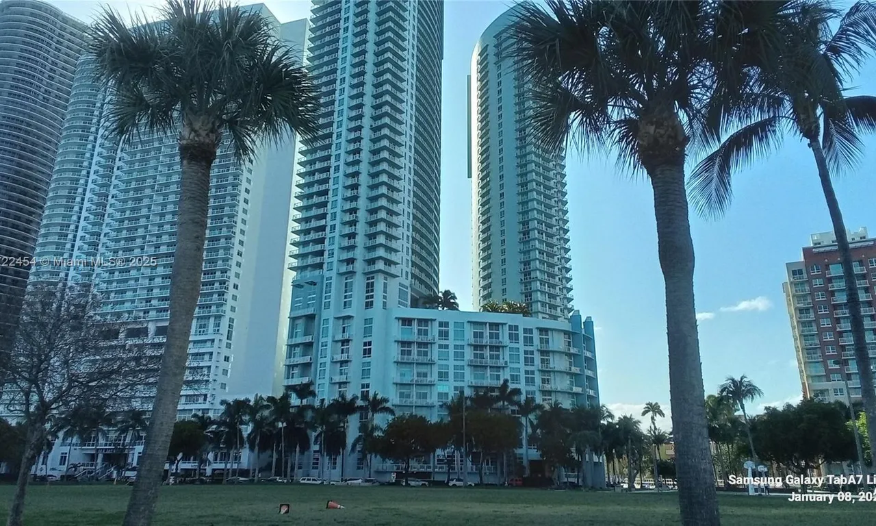 1900 Bayshore Dr # 3518, Miami FL 33132