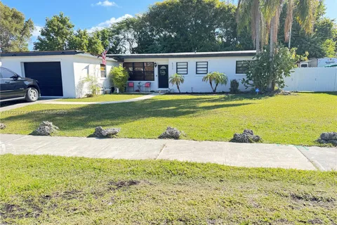 9478 Easter Rd, Cutler Bay FL 33157