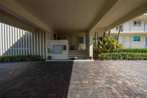 350 Beach Rd # 204, Tequesta FL 33469