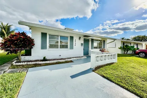 4904 NW 42nd Ter, Tamarac FL 33319