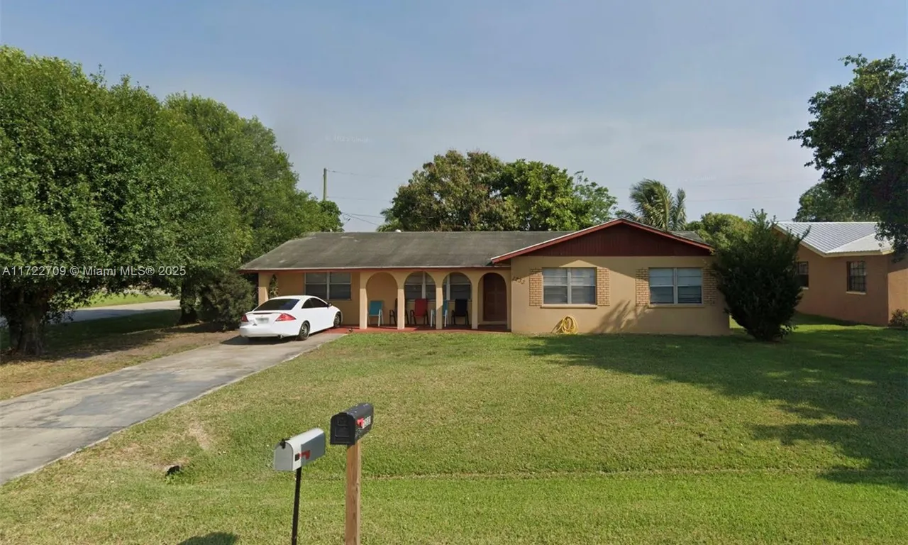 1233 Kentucky Ave, Clewiston FL 33440