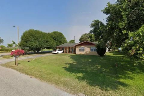 1233 Kentucky Ave, Clewiston FL 33440