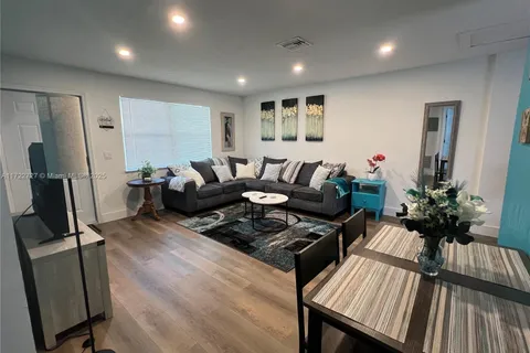 228 NW 9th Ave, Dania Beach FL 33004