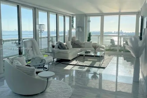 1717 N Bayshore Dr # 3934, Miami FL 33132