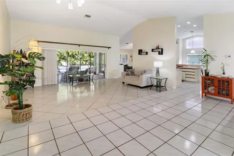 12043 SW 1st St, Coral Springs FL 33071