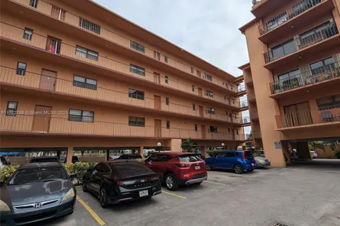 1800 W 54th St # 108, Hialeah FL 33012