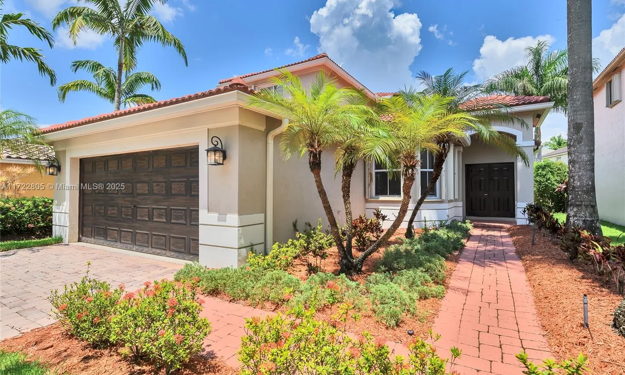 1632 NE Winterberry Ln, Weston FL 33327