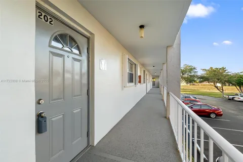 8450 Sunrise Lakes Blvd # 202, Sunrise FL 33322
