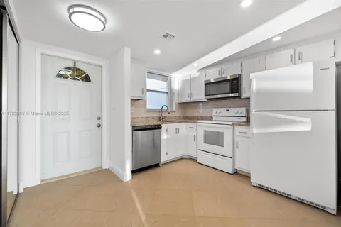 8450 Sunrise Lakes Blvd # 202, Sunrise FL 33322