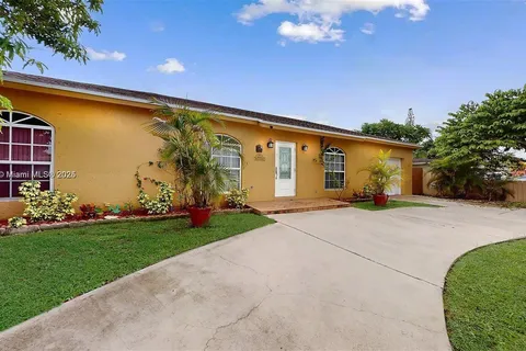 386 NW 17th Ct, Homestead FL 33030