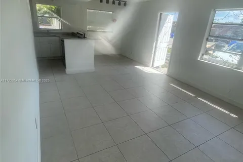 7941 SW 10th St # A, North Lauderdale FL 33068