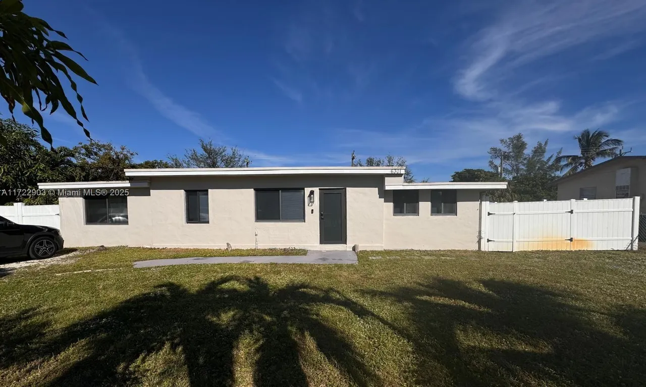 6301 SW 39th Ct, Davie FL 33314