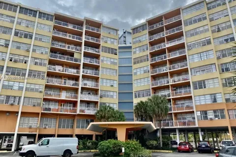 2025 NE 164th St # 414, North Miami Beach FL 33162