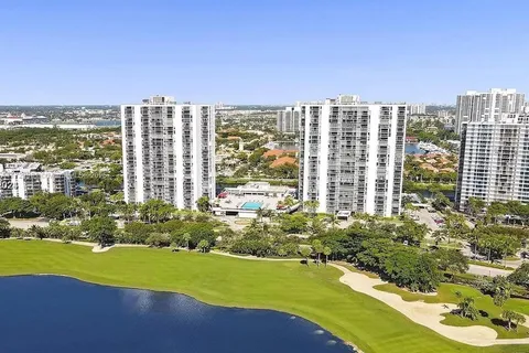 3675 N Country Club Dr # 203, Aventura FL 33180