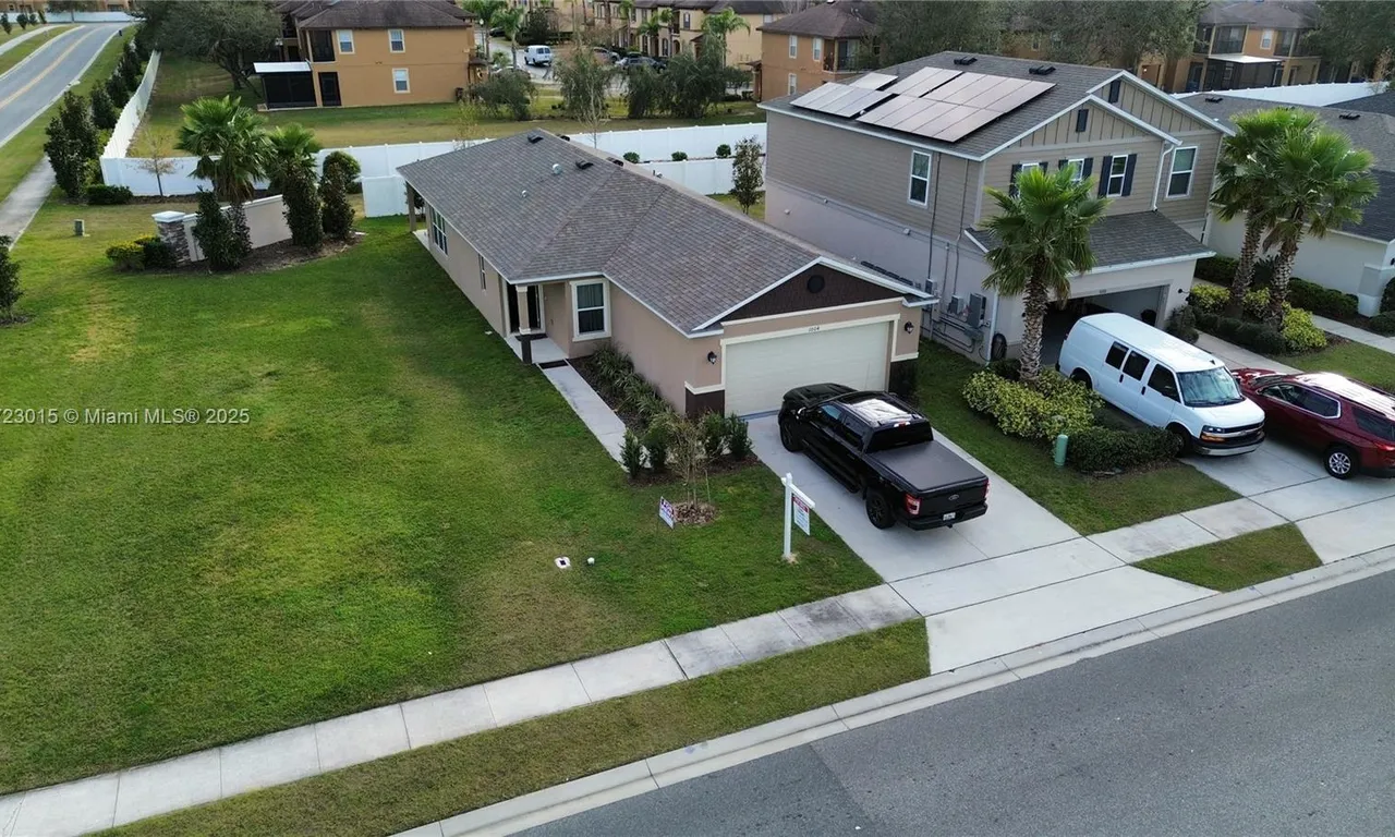 1004 Papaya Cir, Davenport FL 33897