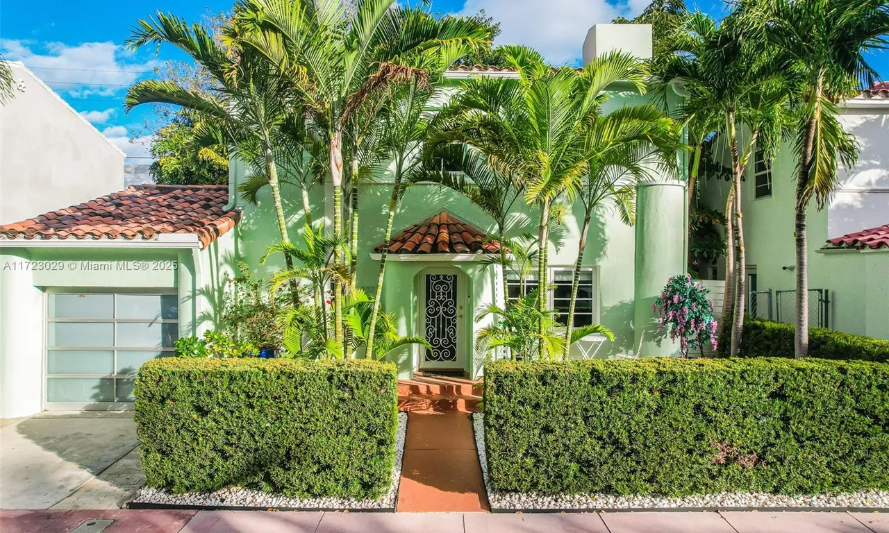 837 Espanola Way, Miami Beach FL 33139