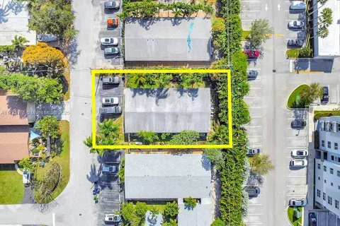 2125 NE 14th Ave, Wilton Manors FL 33305