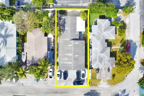 1717 NE 25th St, Wilton Manors FL 33305