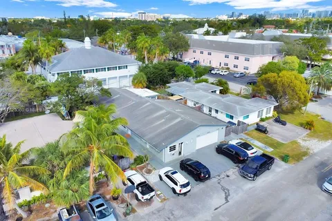 1717 NE 25th St, Wilton Manors FL 33305