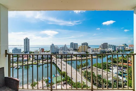 4101 Pine Tree Dr # 1823, Miami Beach FL 33140